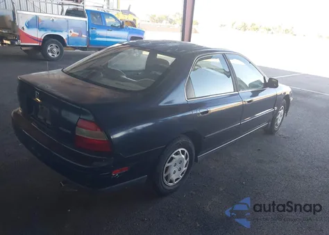 1994 Honda Accord Lx/Ex z USA, uszkodzony, nr VIN 1HGCD5636RA190878